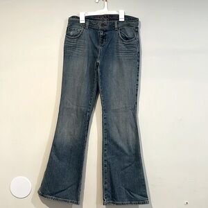 Tommy Hilfiger Women's Bootcut Fit Light Wash Jean size 9R